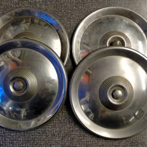 4 wieldoppen Peugeot 204