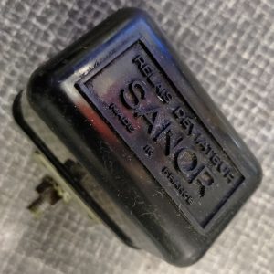 Sanor 12 Volt relais - deviateur Peugeot 404