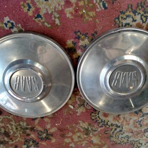2 wieldoppen SAAB - oldtimer