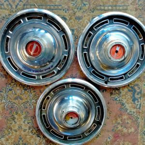 3 Buick Skylark Special wieldoppen