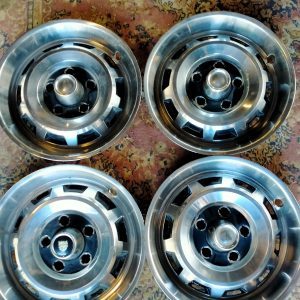 4 jaguar XJ6 - XJ12 wieldoppen