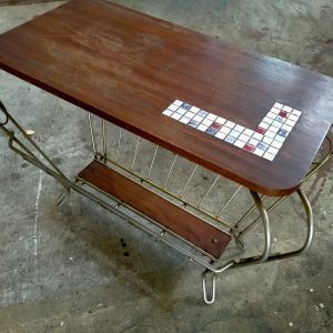 Kranten - tijdschriften tafeltje jaren 60