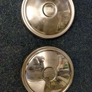 2 Fiat wieldoppen  9 inch - 230mm