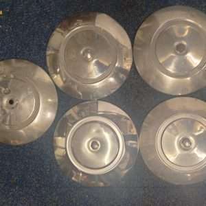 4 wieldoppen vroege Renault 4