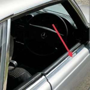 Mercedes bovenste deur - raam strip - chrome  W107 SL &SLC