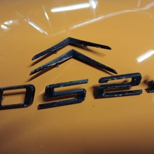 Citroen DS 21 embleem + chevrons zwart