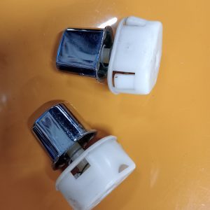 Deurknop Peugeot 504