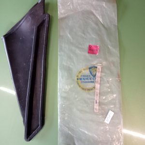 Peugeot 504 rubber verwarming, lucht toevoer RECHTS