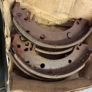 Set remschoenen achter Peugeot 504 505
