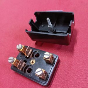 Zekeringkast met deksel 2 zekeringen bakeliet NOS