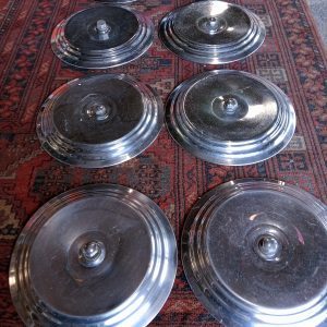 Renault 8 en 10 wieldoppen 9 inch centrale bout