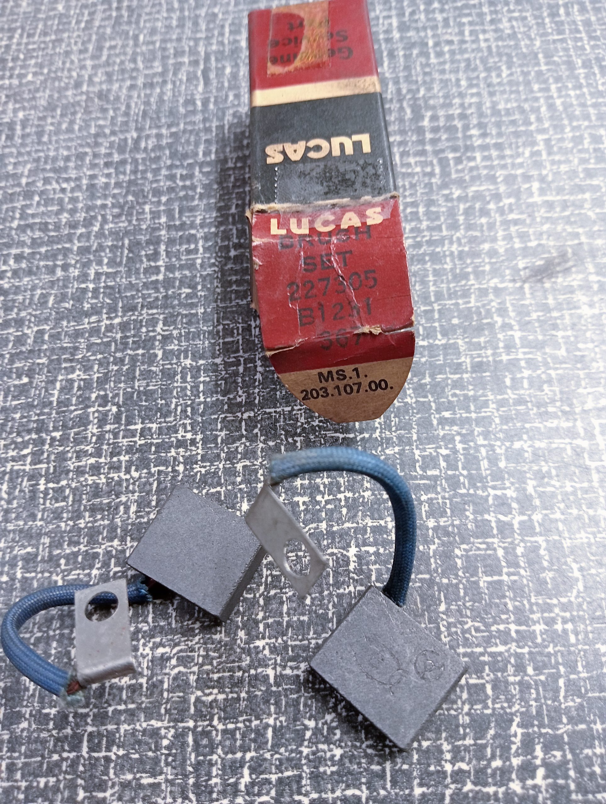 Koolborstels Lucas 227305 div Engelse klassiekers - MG C39 dynamo