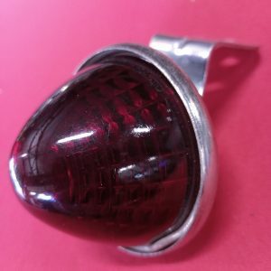 Fraai donkerrood achterlicht zijlicht