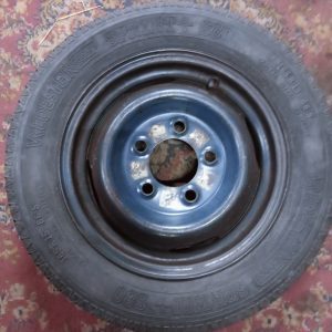 5 gaats oldtimer Peugeot velg met Vredestein band