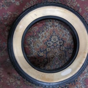 White wall band 145x400