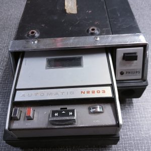 Philips N2203 cassette recorder met houder