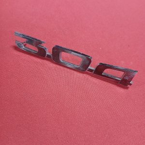 Peugeot 304 embleem klein dashboard