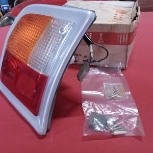 Peugeot 504 achterlicht - links compleet Nieuw