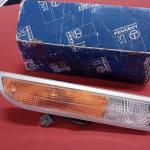 Peugeot 504 knipperlicht  NOS compleet Rechts