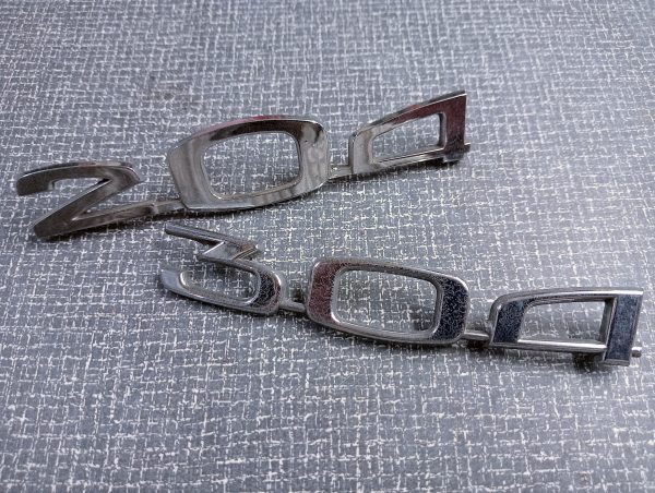 Motorkap embleem Peugeot 204 304 | Shop-Golden-Years